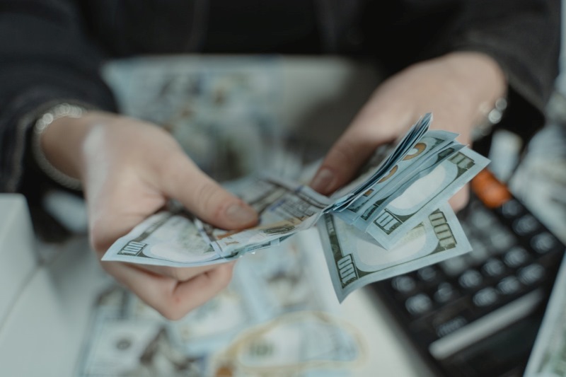 Average MIM Salaries in Key Industries